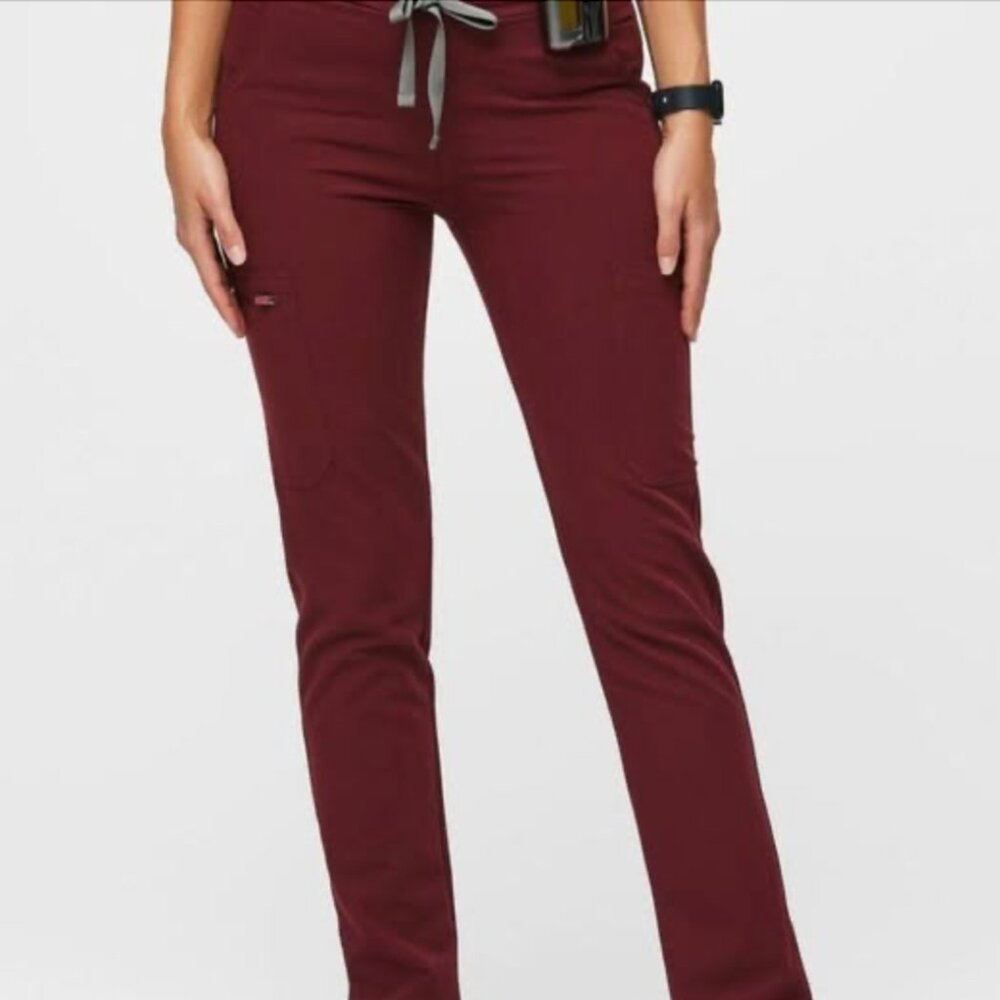 New with tags, unworn Figs Yola Skinny Scrub Pants in Burgundy - XL Petite